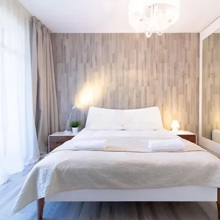 Апартаменти Apartamentai Maluno Vilos Паланга